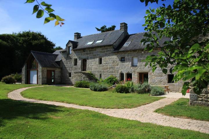 Maison de vacances pour 16 personnes, avec Jacuzzi et Terrasse ainsi que Jardin et Piscine