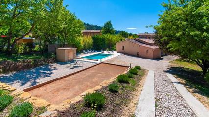 Cottage pour 6 personnes, avec piscine et jardin à Néoules