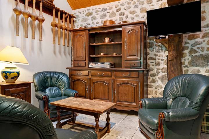 Location de vacances pour 8 personnes, avec sauna ainsi que jardin et jacuzzi, adapté aux familles dans vallée d'Aspe - 3