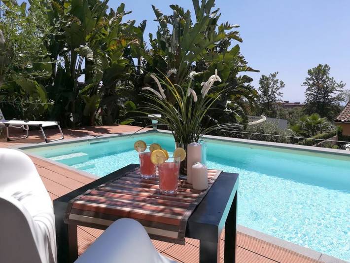 Casa vacanza per 4 persone, con Terrazza e Giardino nonché Piscina e Panorama a Gravina di Catania