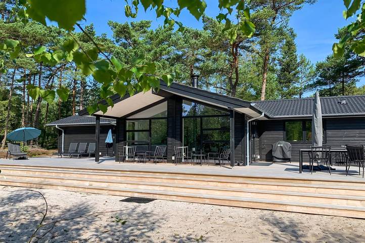 Luxus-Ferienhaus für 10 Personen, mit Whirlpool und Terrasse sowie Sauna auf Bornholm