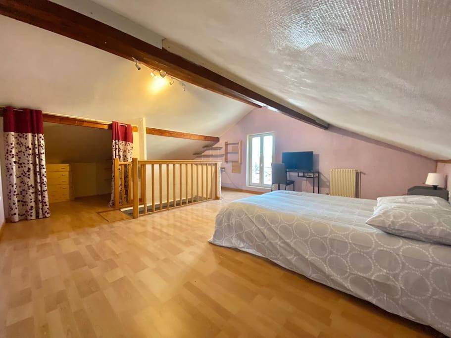 Appartement entier, La spacieuse - 4 chambres - Rer C 10min - Paris in Brétigny-sur-Orge, Essonne