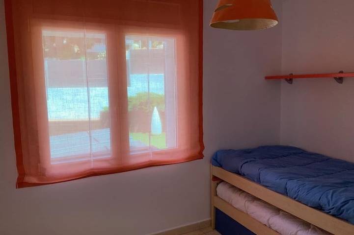 Ganze Wohnung, Sea view apartment with private pool in Platja dels Palangrers (Roses), Roses