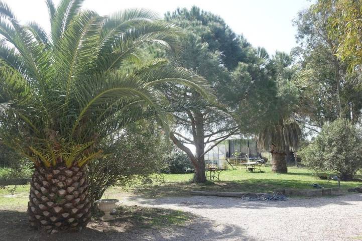 Location de vacances pour 4 personnes, avec Terrasse et Jardin ainsi que Piscine et Vue à Saint-Nazaire (Pyrénées-Orientales)