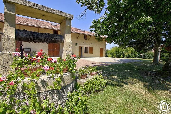 Gîte pour 6 personnes, avec terrasse et jardin
