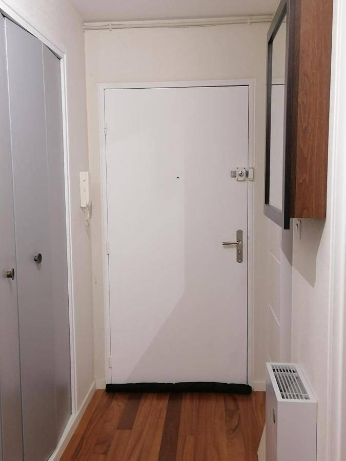 Appartement de vacances entier, Double Room with Private Bathroom in Montigny-le-Bretonneux, Yvelines