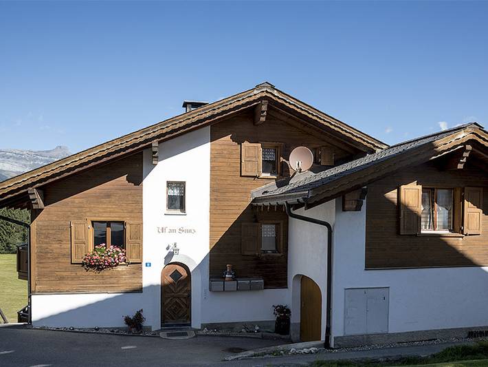 Ganze Ferienwohnung, Ferienwohnung Uf am Stutz, Obersaxen-Misanenga - 2 Zimmer Ferienwohnung für max. 2 Pers. im Dg in Obersaxen, Obersaxen-Mundaun