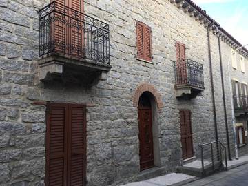 Location de vacances pour 6 personnes, avec jardin à Sant'Antonio di Gallura