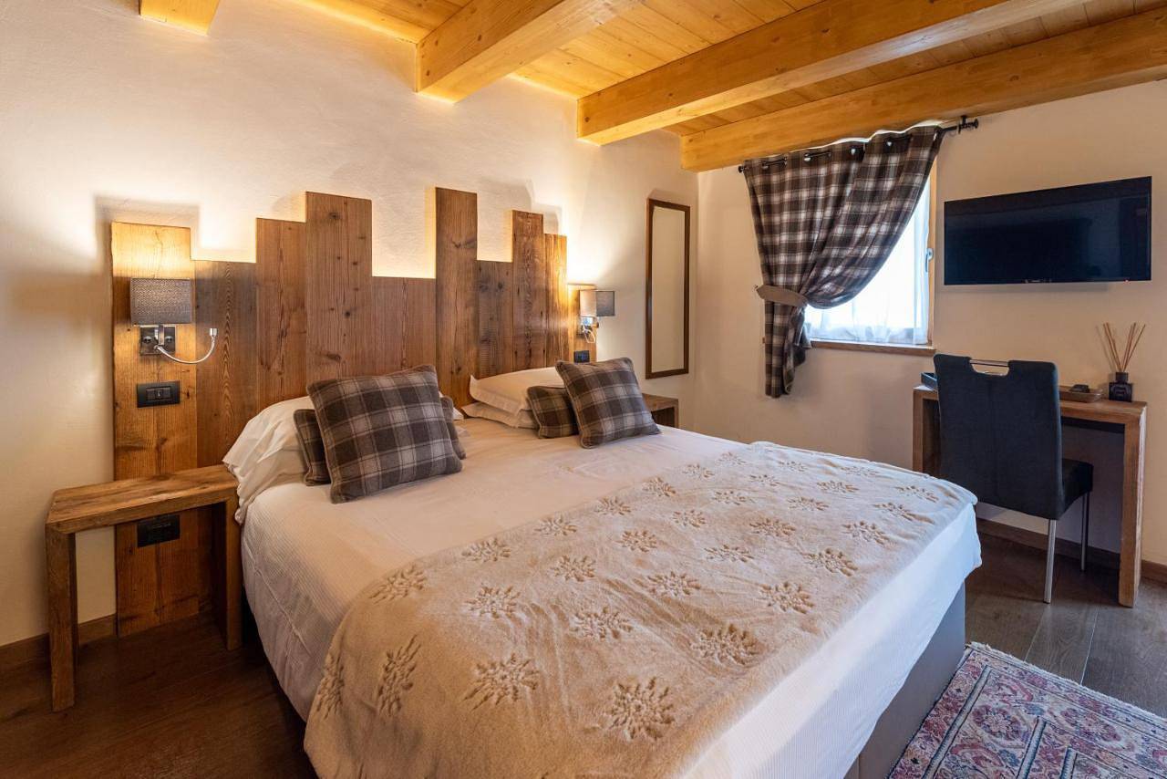 L'Abri des Amis in Courmayeur, Alpes valaisannes