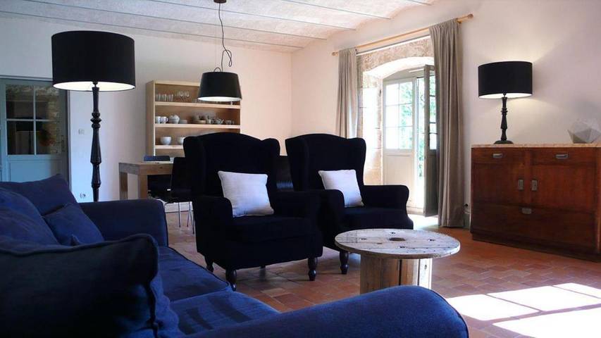 Gîte pour 5 personnes, avec jardin à Lurcy-le-Bourg