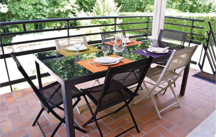 Location de vacances pour 10 personnes, avec jardin et terrasse dans Thermes de Bagnoles de l'Orne - 2