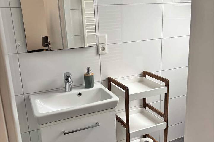 Entire apartment, Apartment 3 with balcony, animal free  near the south beach in Borkum