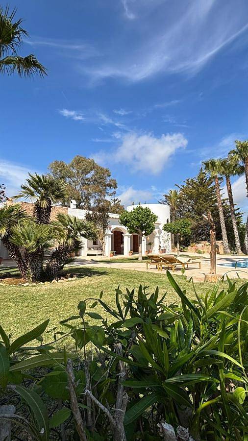 Casa rural para 10 personas, con vistas además de piscina y jardín en San Miguel de Balansat - 2