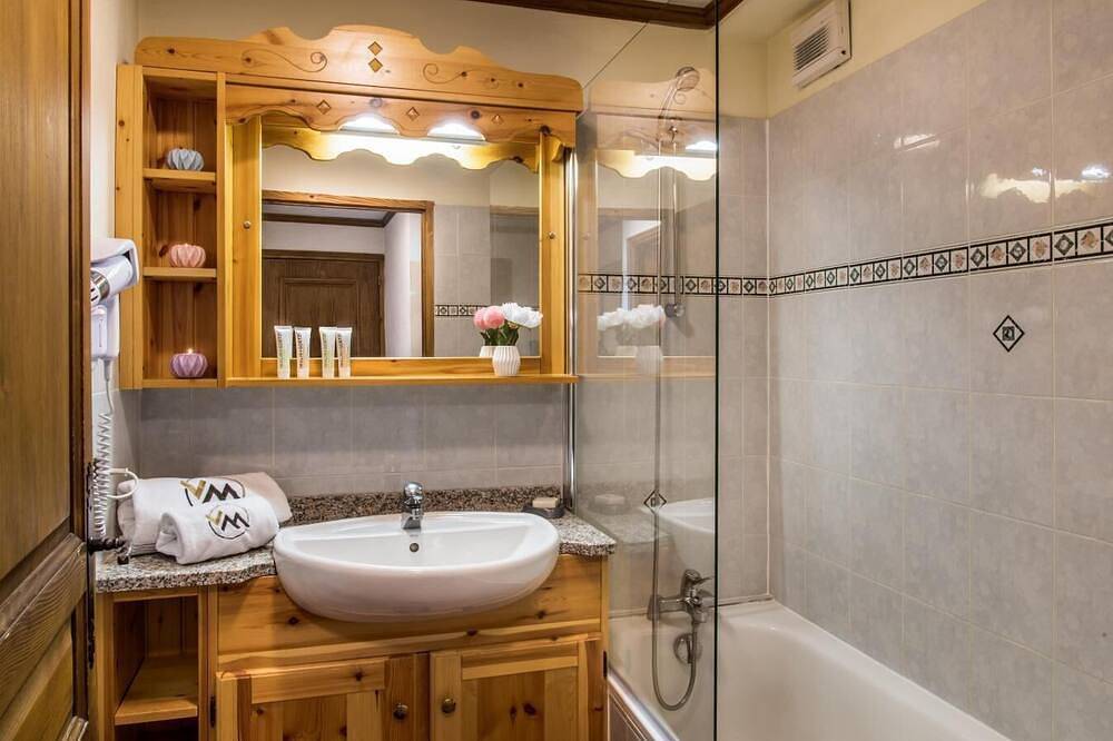 Appartement entier, Pied des pistes de ski, remise en forme, balcon, télévision, casier à ski, 32m², Val Thorens in Val Thorens, Les Trois Vallées