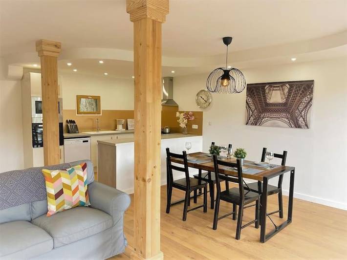 Location de vacances pour 2 personnes, avec vue ainsi que piscine et jardin à Plazac - 4