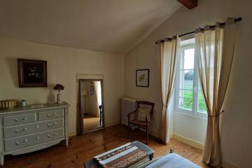 Château pour 10 Personnes dans Saint-Ciers-de-Canesse, Région de Blaye, Photo 2