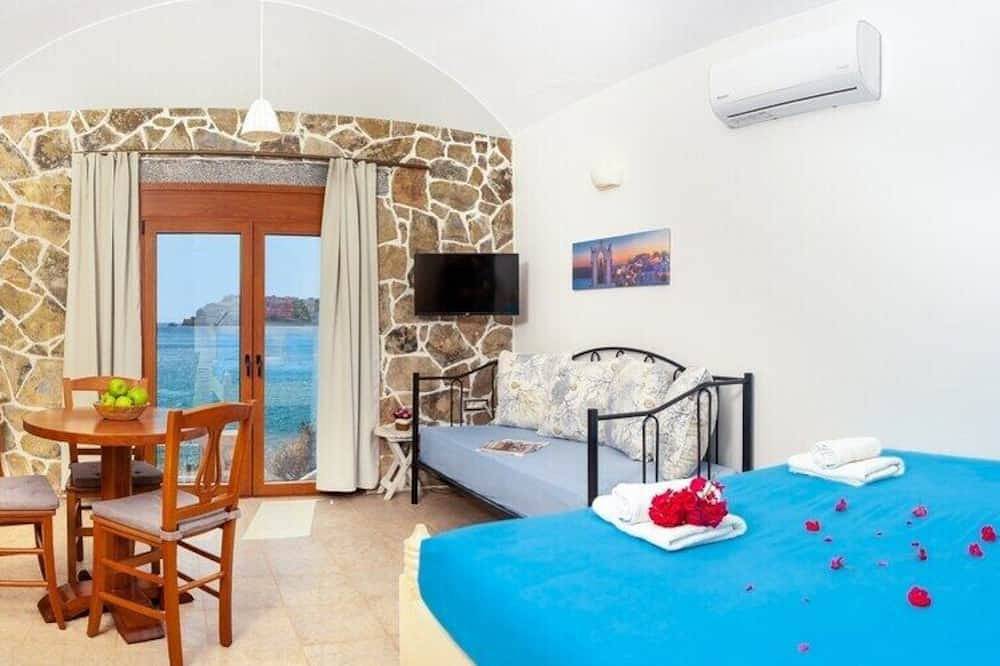 Olous: Spacy 1 Studio Plaka Beach Cottage in Région de Lassithi