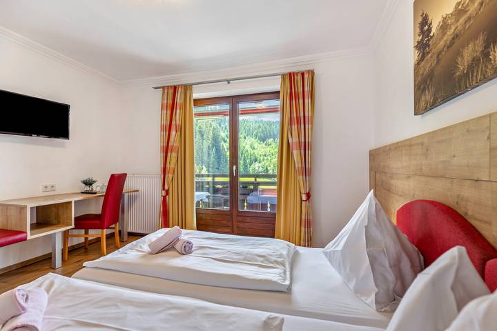 Einzelzimmer im Gästehaus Elisabeth mit Bergblick, Gemeinschaftspool und Wlan in Radstadt, Ski Amadé