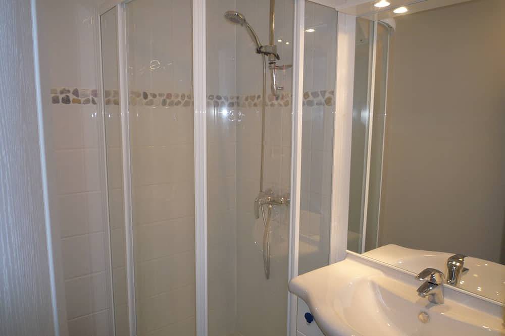 Entire apartment, Studio with garden very close to the center of Thonon Baths in Thonon-les-Bains, Thonon-les-Bains region