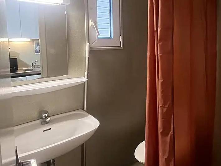 Chalet pour 3 personnes, avec bassin pour enfant dans le Cantal - 4