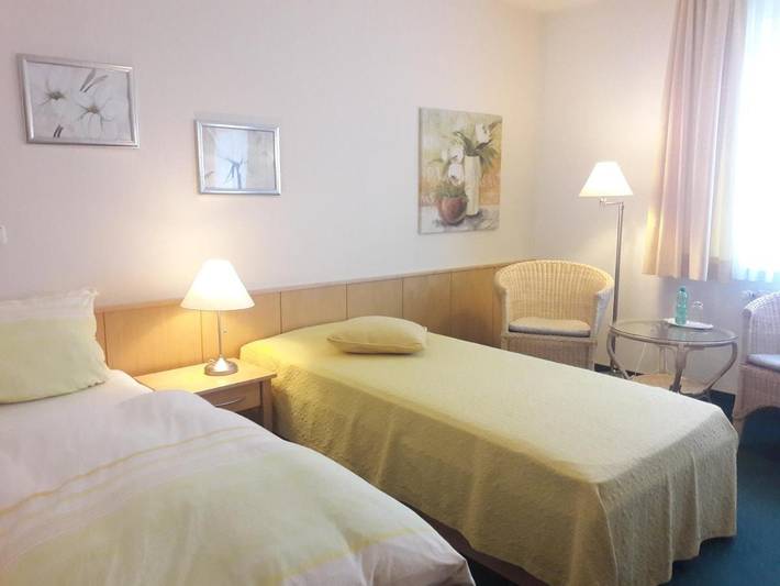 Ferienwohnung, mit Terrasse und Ausblick in Schloß Holte-Stukenbrock - 4