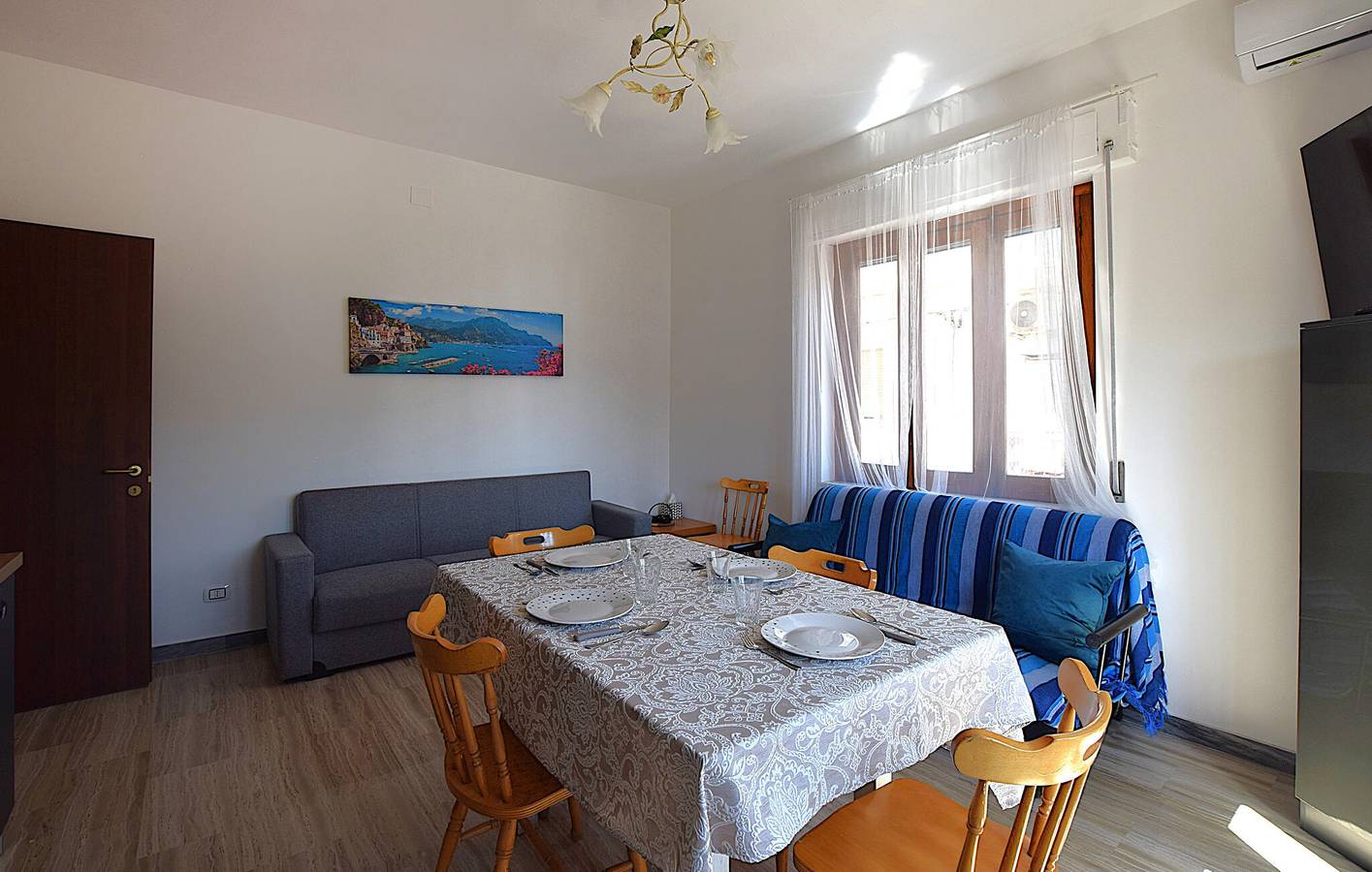 Ganze Ferienwohnung, Reizende 1-Zimmer-Wohnung mit Terrasse, 1,5 km vom Strand entfernt in Pizzo, Vibo Valentia Provinz
