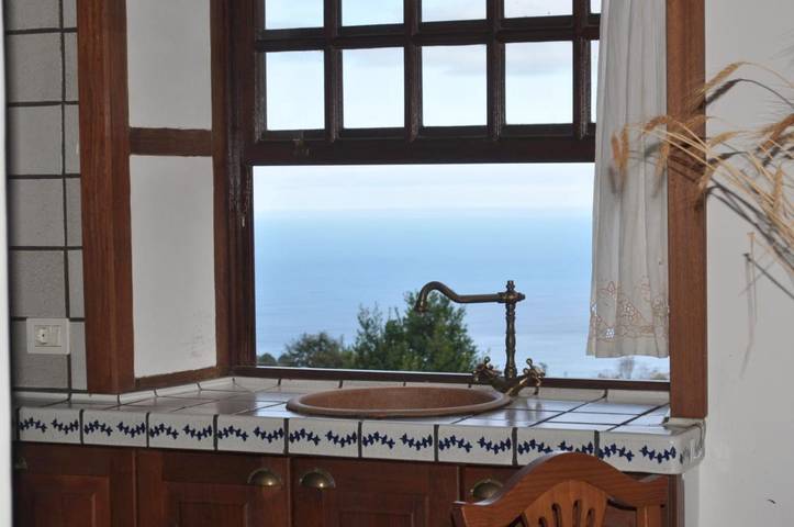 Ferienhaus für 3 Personen, mit Balkon und Terrasse sowie Garten und Pool