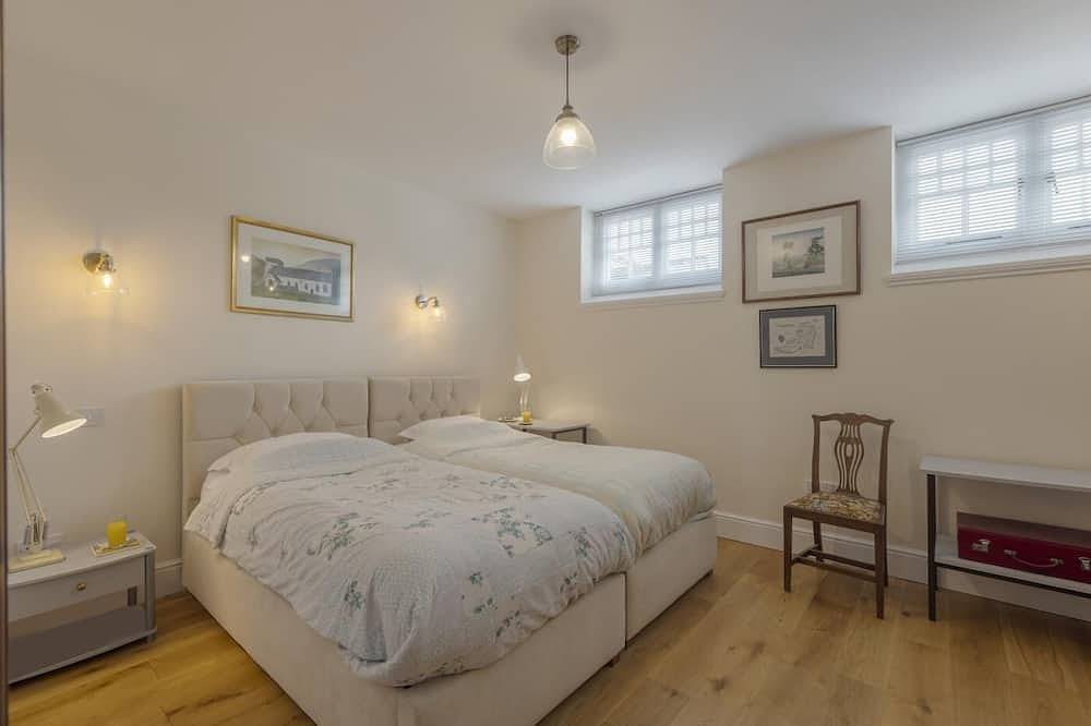 2 Bed in Aberaeron (oc-h42620) in Aberaeron, Cardigan Bay