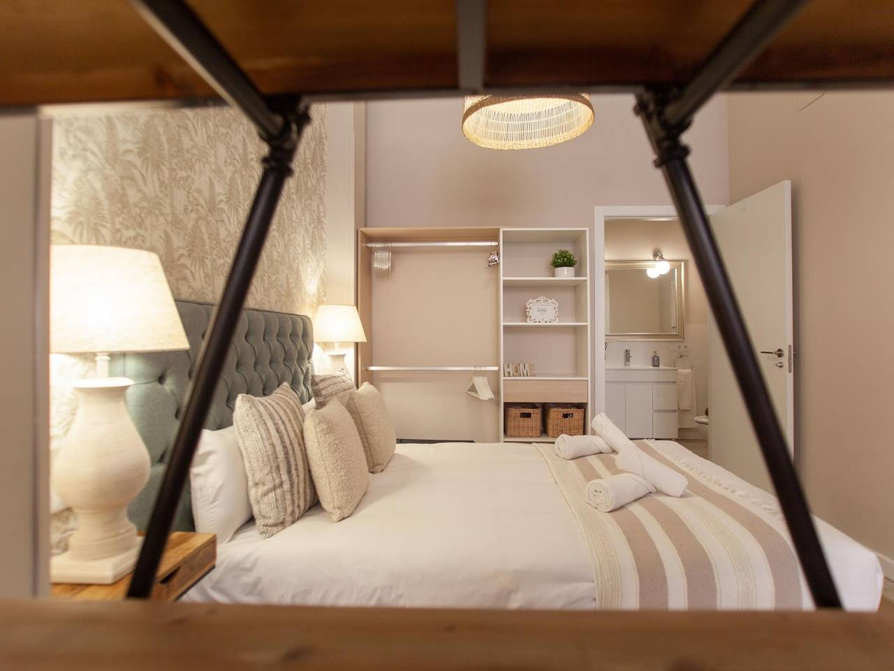 Apartamento entero, Elegante Loft a 100 m de la playa en Valencia con Wi-Fi y aire acondicionado in La Malvarrosa, Valencia