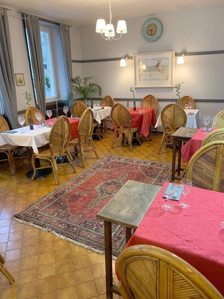 Double Room with Shared Toilet in Longeau-Percey, Haute-Marne