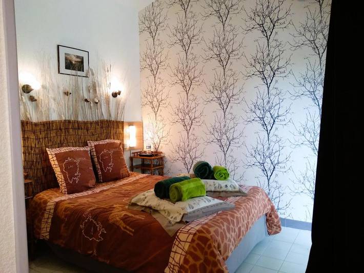 Chambre d’hôte pour 2 personnes, avec Terrasse et Jardin ainsi que Piscine et Vue