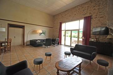 Gîte pour 20 Personnes dans Saint-Laurent-sur-Gorre, Région de Rochechouart, Photo 4