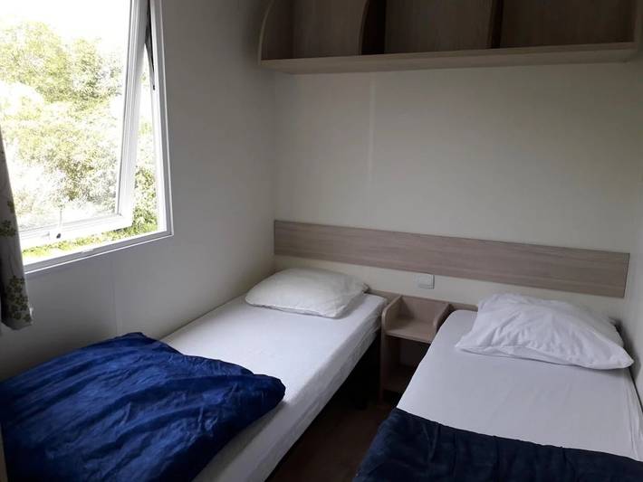 Mobil home pour 6 personnes, avec bassin pour enfant et sauna, animaux acceptés à Pouldreuzic - 4