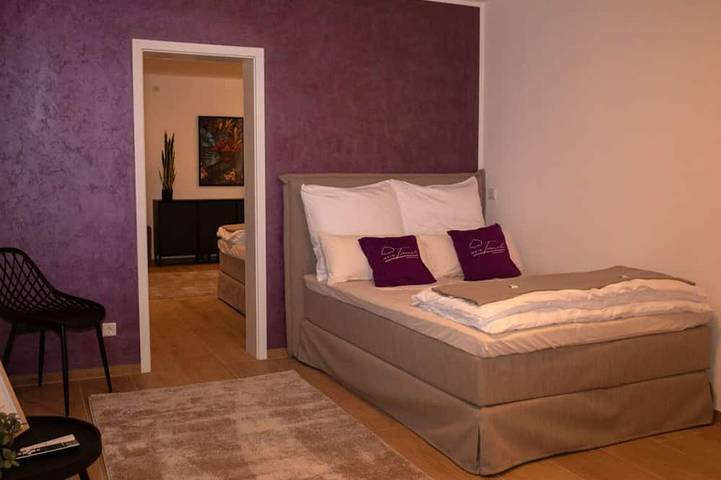 Apartamento entero, Modern cozy purple apartment in Jöllenbeck, Bielefeld