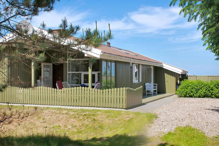 Ferieudlejning for 6 personer, med Jacuzzi og Terrasse samt Sauna i Thorup Strand
