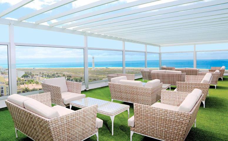 Hôtel pour 2 personnes, avec bassin pour enfant et sauna ainsi que piscine et terrasse