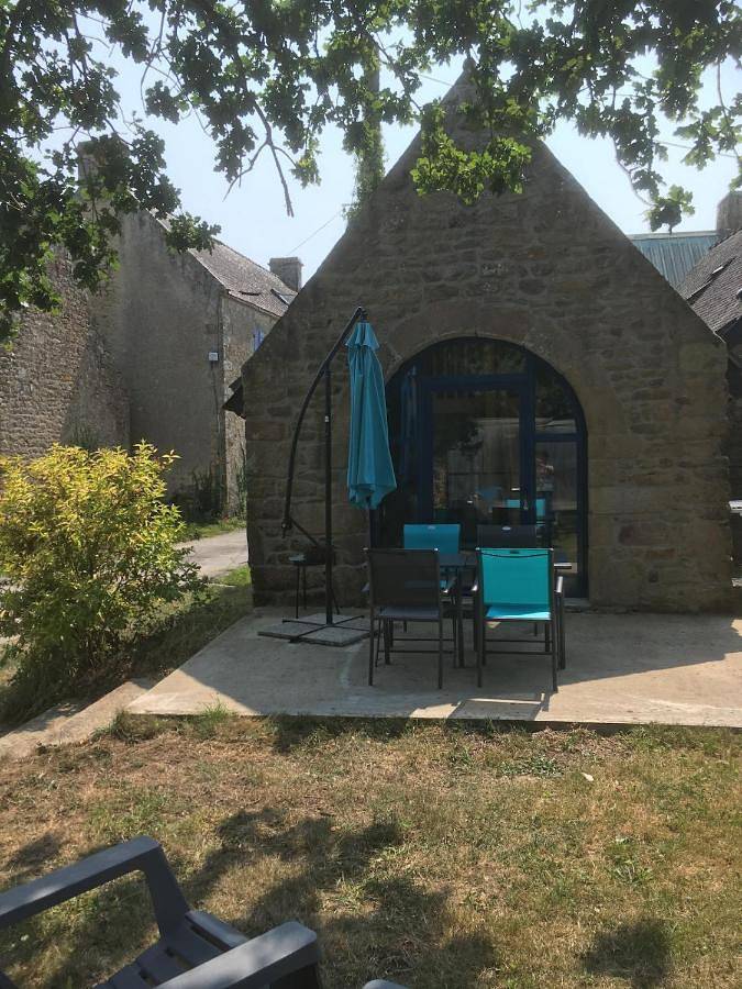 Ferienhaus für 4 Personen, mit Terrasse und Garten sowie Pool