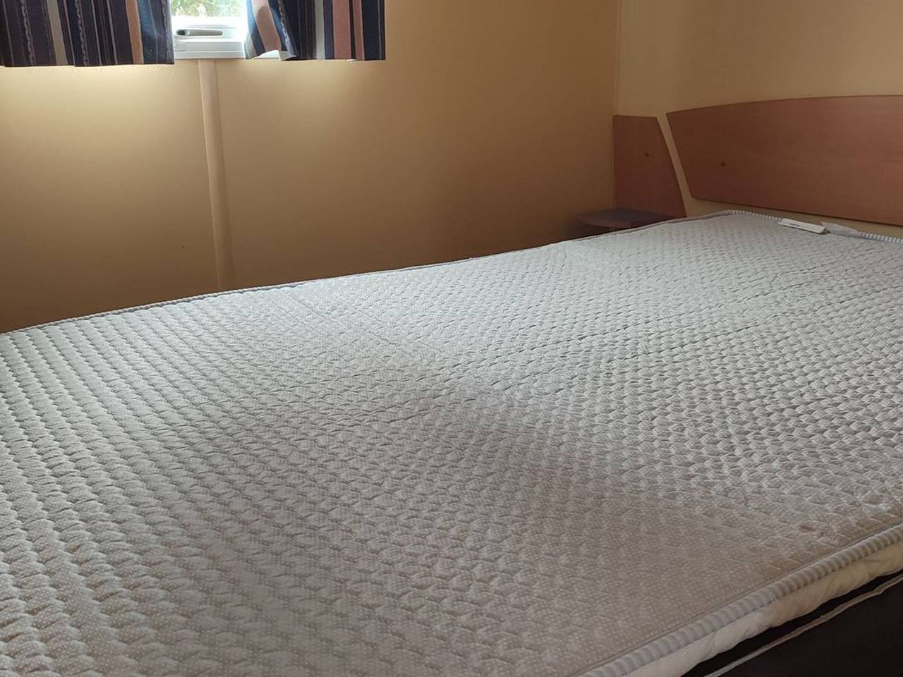 Móvil-home cómodo, acceso minusválidos - 4 pers. in La Tour-d'Auvergne, Parque Natural Regional Volcans d'Auvergne