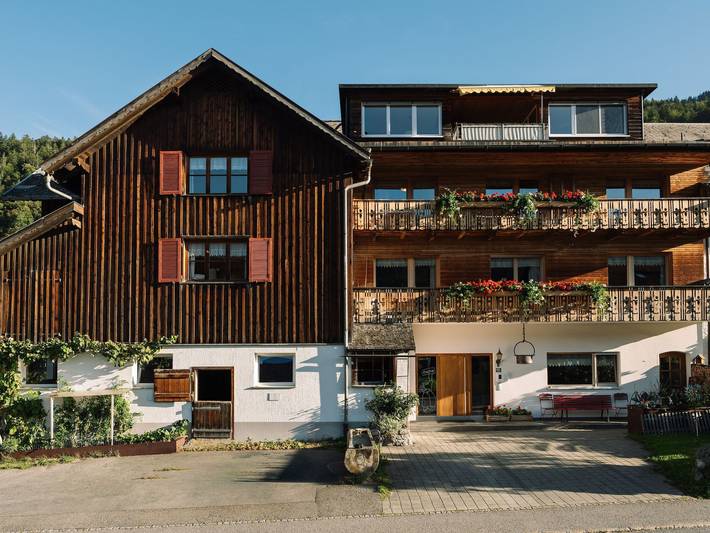 Ferienwohnung für 2 Personen, mit Terrasse und Garten in Bezau
