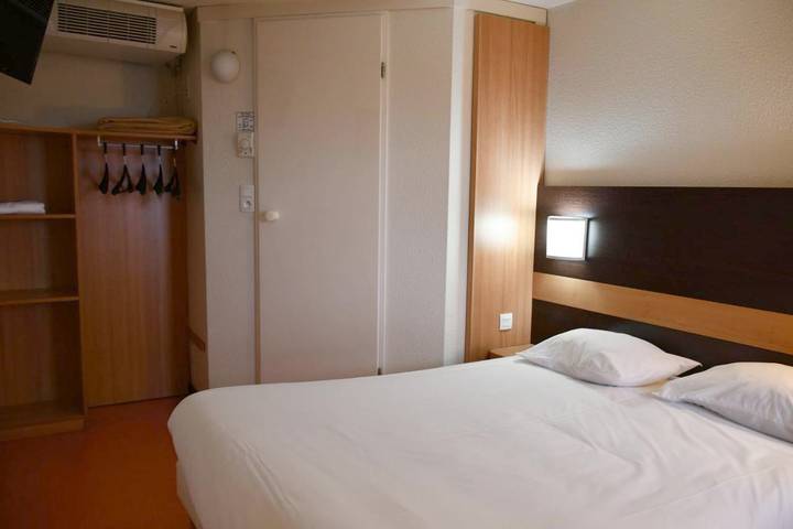 Hôtel pour 3 personnes, avec jardin à Varennes-Vauzelles - 2