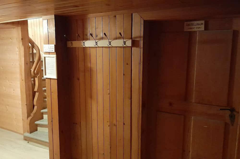 Ganze Wohnung, Ferienwohnung für bis zu 2 Personen - Ferienhaus Bär in Bizau, Bregenzerwald