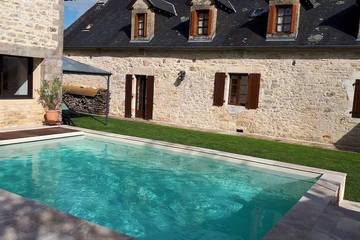 Location de vacances pour 14 personnes, avec jacuzzi et jardin, animaux acceptés à Nadaillac