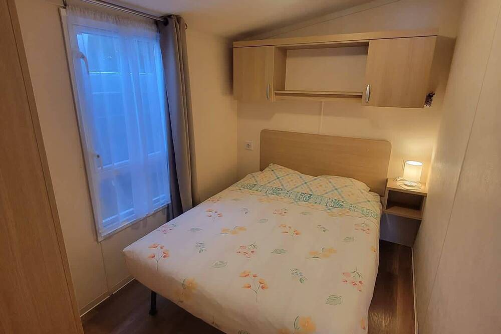 Mobil home climatisé dans camping 4 🌟 6/8 personnes avec piscine, à 5min plages in La Londe-les-Maures, Parc national de Port-Cros