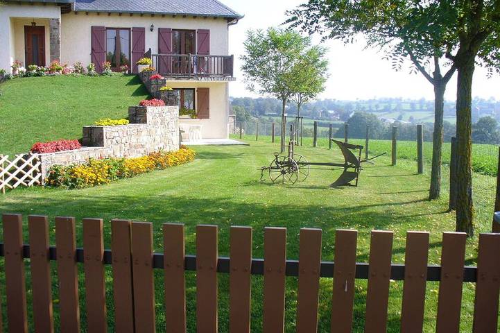 Gîte pour 4 personnes, avec terrasse et jardin à Comps-la-Grand-Ville