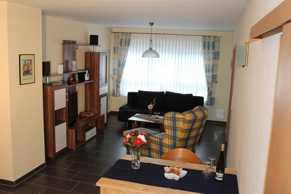 Ganze Ferienwohnung, 2-Bettwohnung "Urlaubsglück" in Klüsserath, Moseleifel