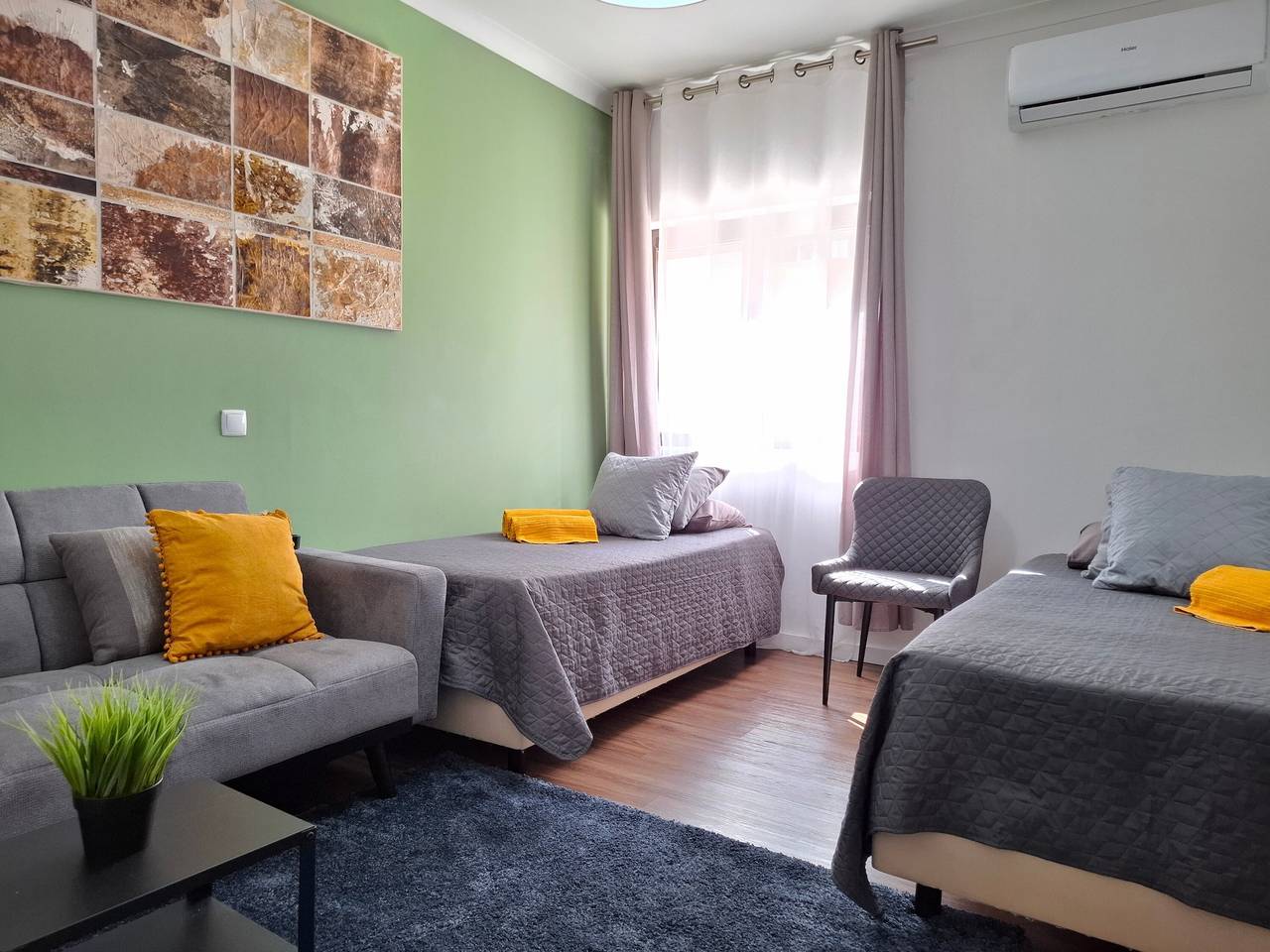 Ganze Wohnung, Ferienwohnung 'Zizas House T2 Magnífico' mit Wlan und Klimaanlage in Praia da Rocha, Portimão