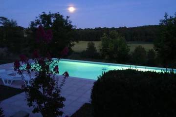 Gîte pour 8 personnes, avec piscine à Grand-Brassac