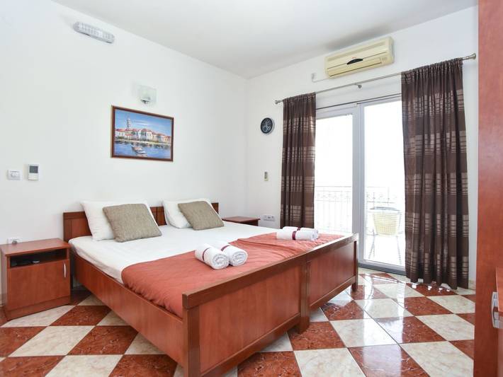 Gîte pour 2 personnes, avec balcon dans Tivat