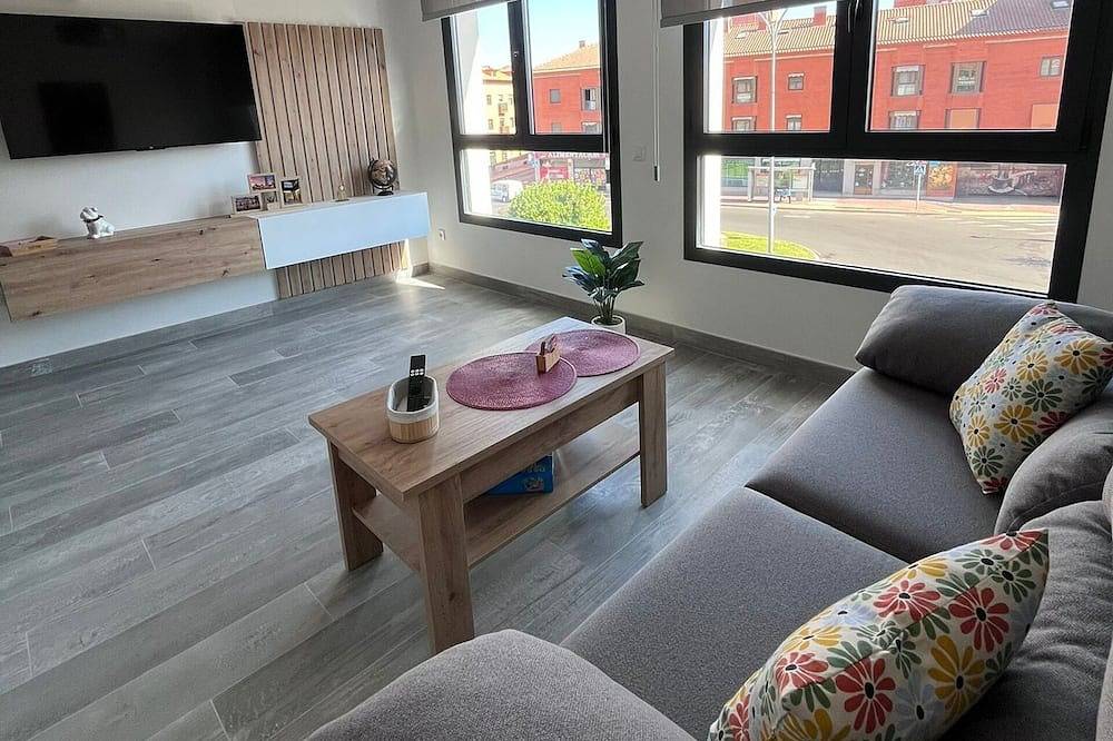 Entire apartment, Apartment The Squire. Second in Alcalá de Henares, Madrid Province