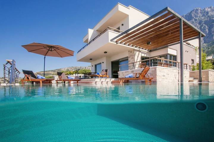 Villa mit pool für 10 Personen, mit Garten und Pool in Makarska